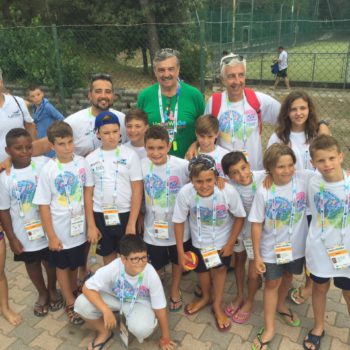 Rudic in posa con la squadra del Latina Aquilotti U9